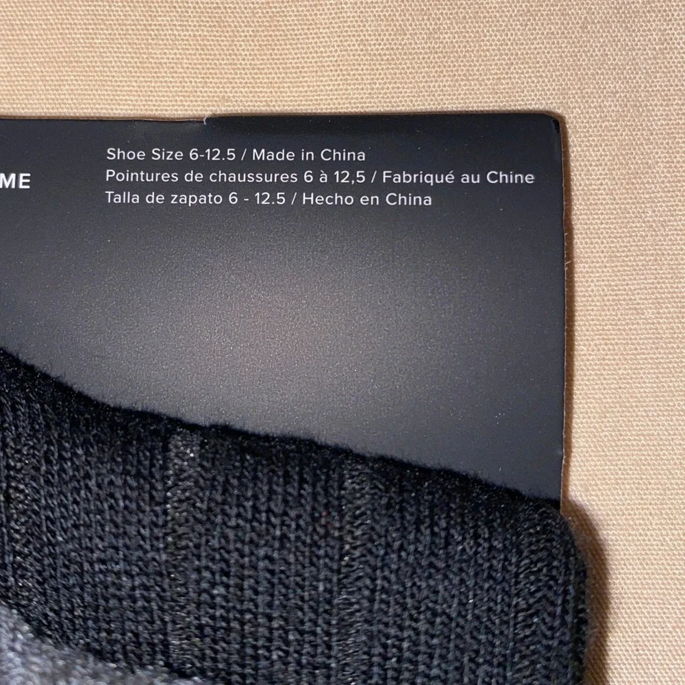3 Pairs Gold Toe Men's Red Gray Black Dress Crew Socks Aquafx Size 6-12.5 NEW